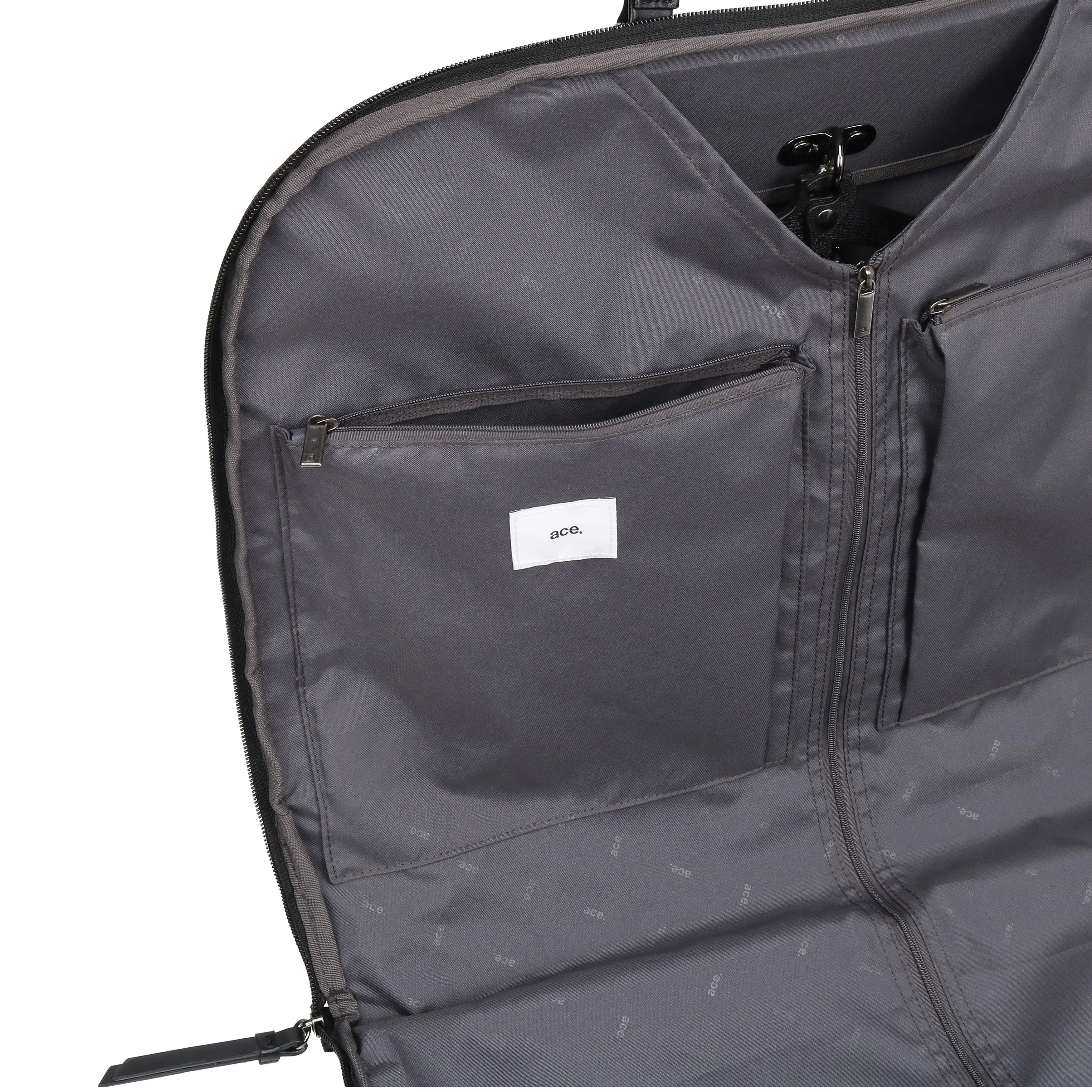 ace. Garment Bag