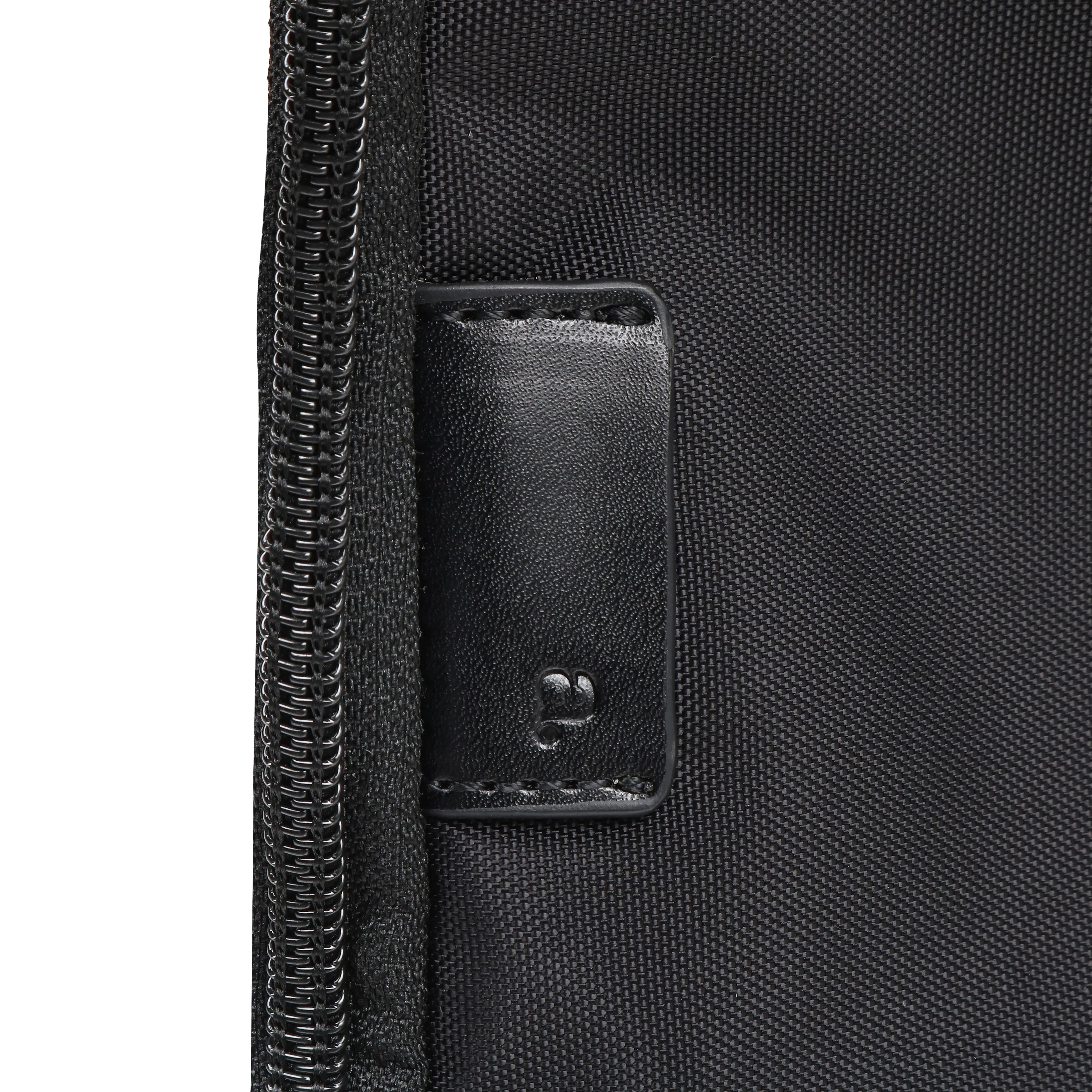 ace. Garment Bag