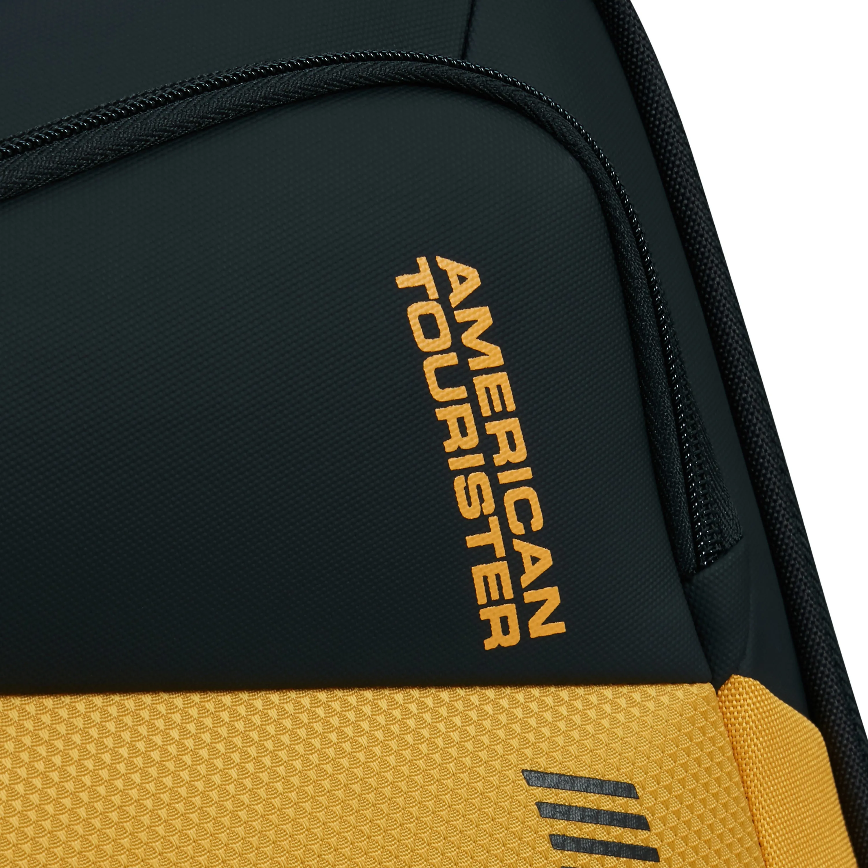 American Tourister Daring Dash Spinner Expandable Medium Luggage