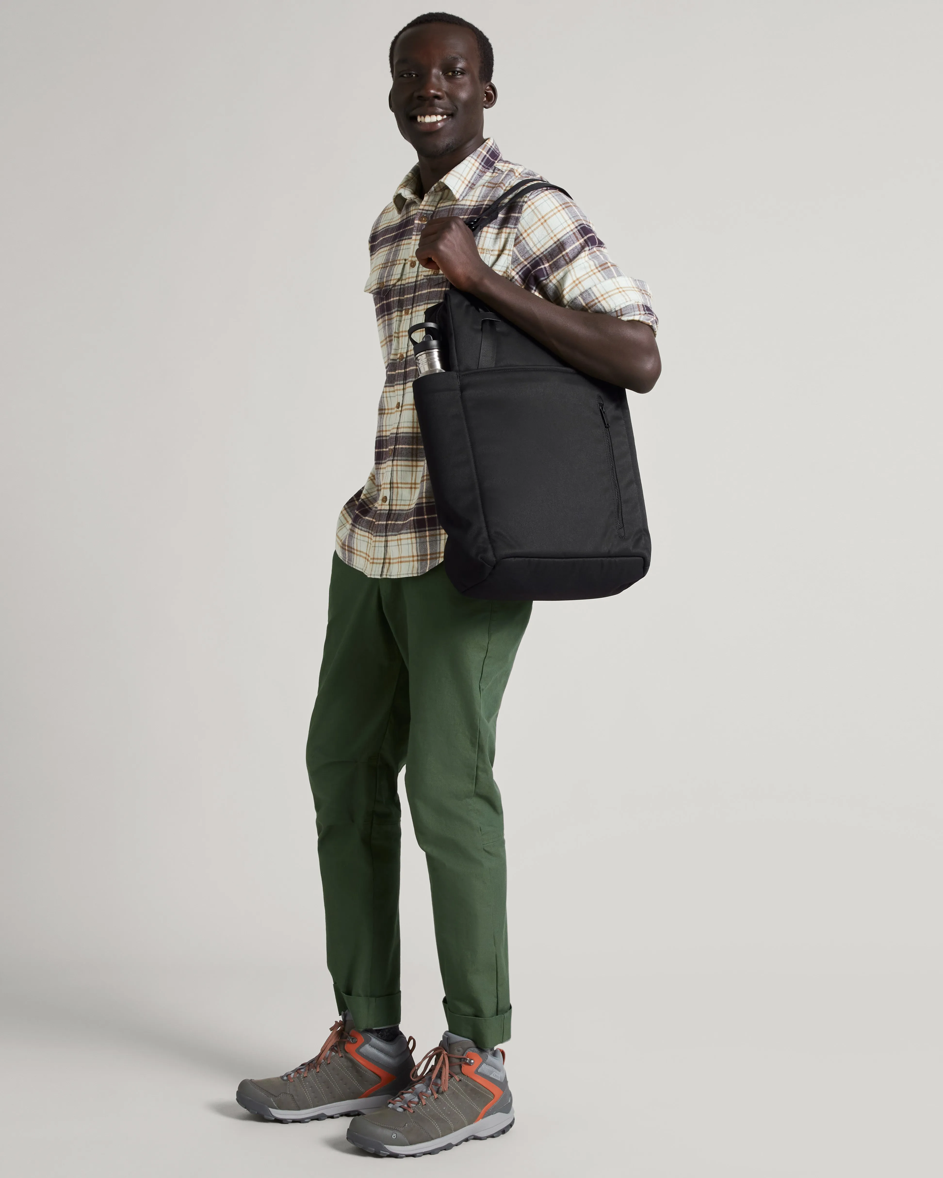 Apex Convertible Tote - 20 L - Black