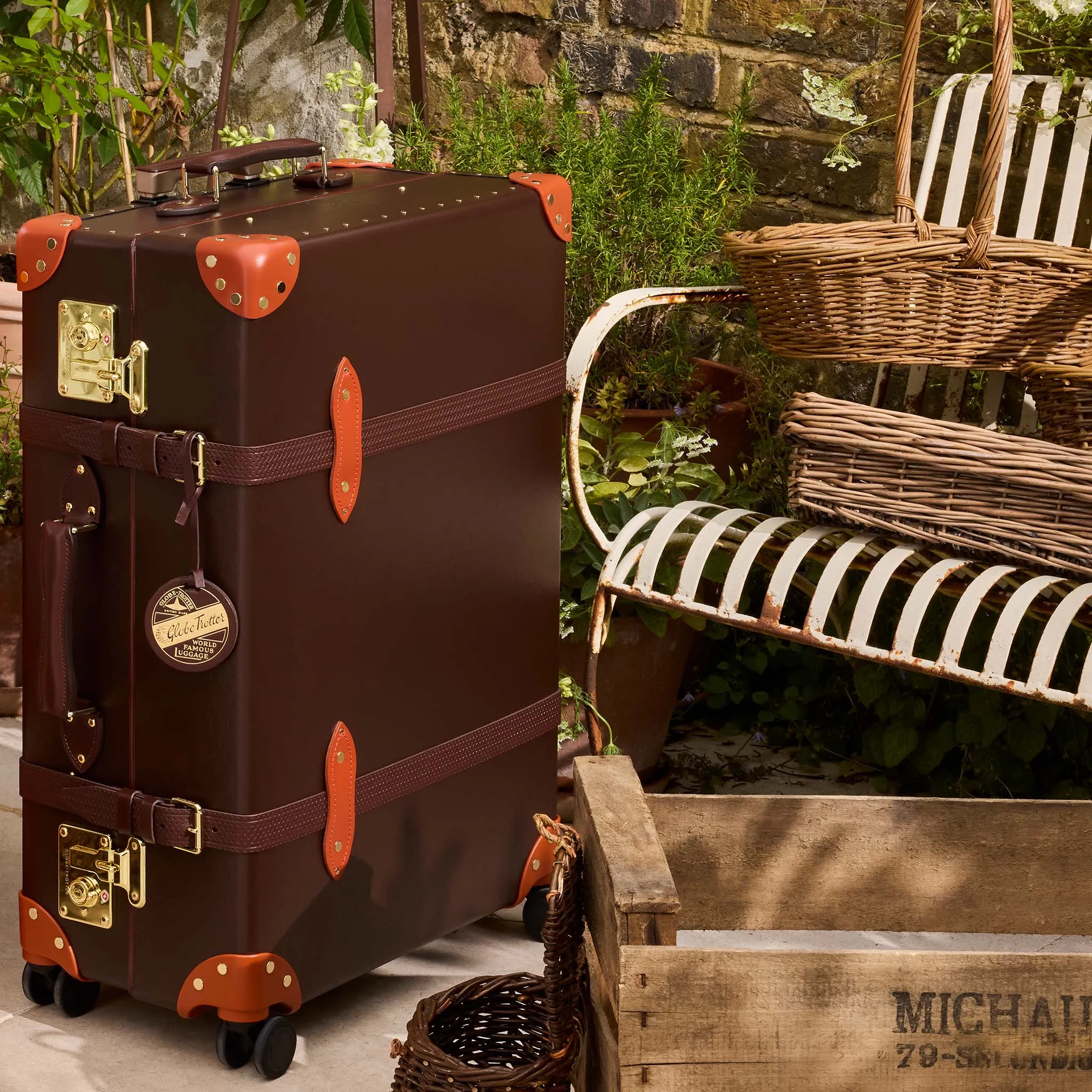 Cotswolds · Large Check-In - 4 Wheels | Coffee Brown/Orange/Brass