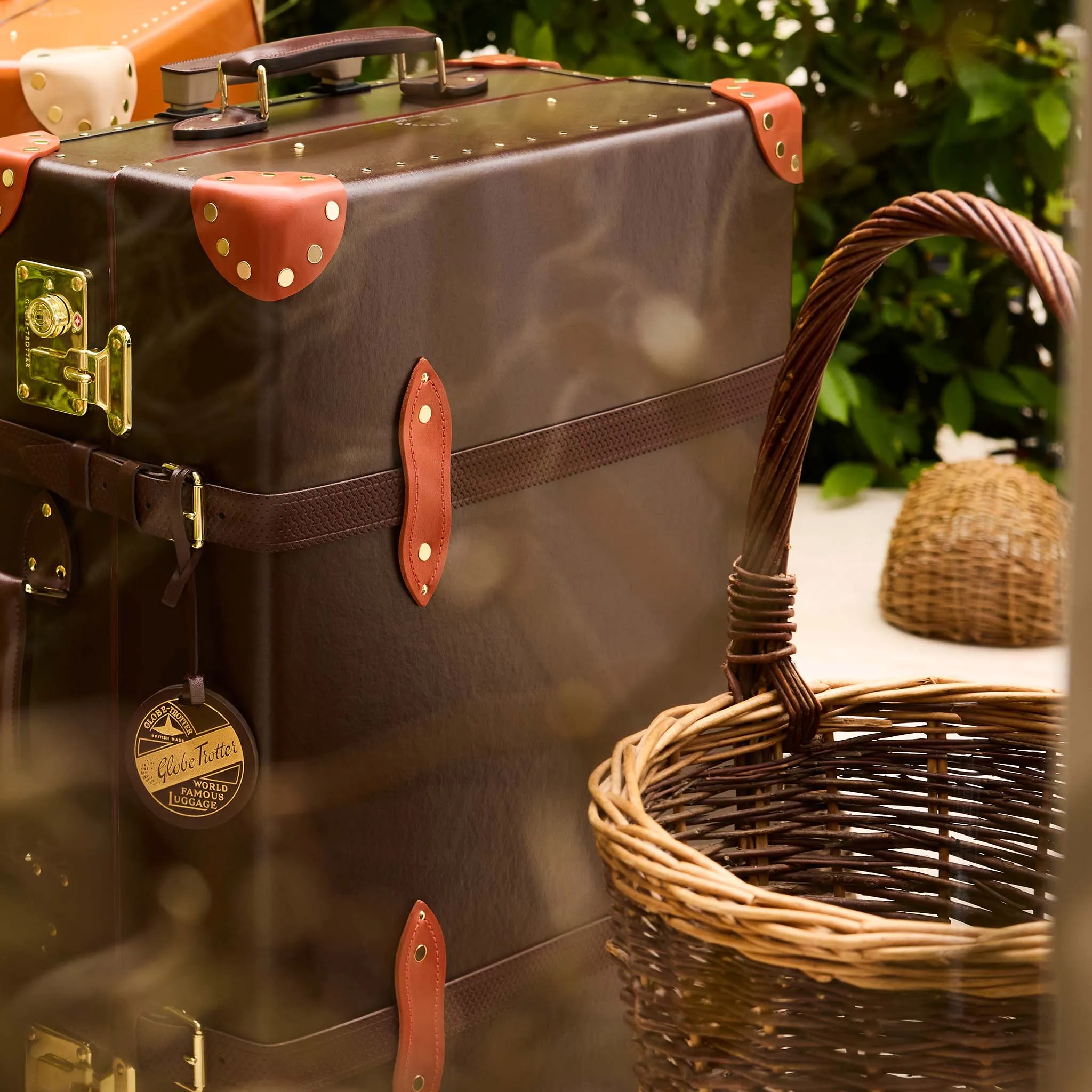 Cotswolds · Large Check-In - 4 Wheels | Coffee Brown/Orange/Brass