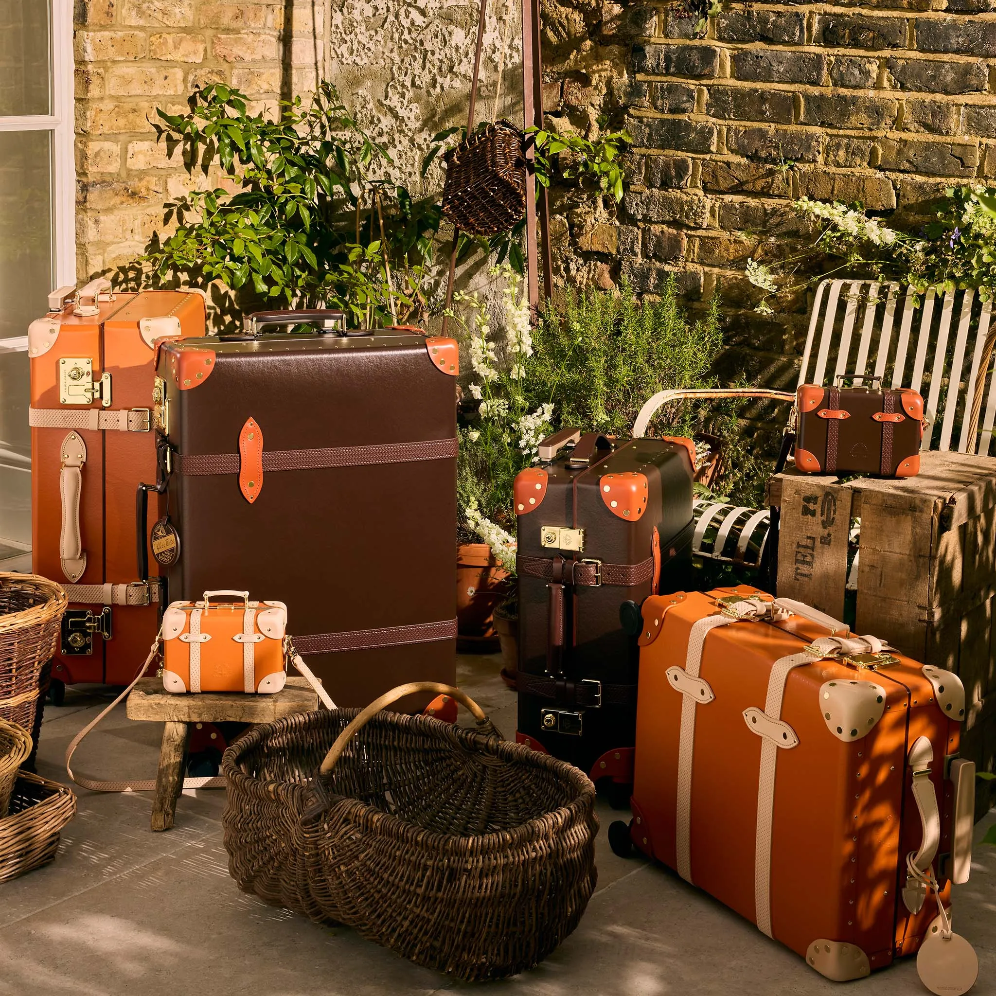 Cotswolds · Large Check-In - 4 Wheels | Coffee Brown/Orange/Brass