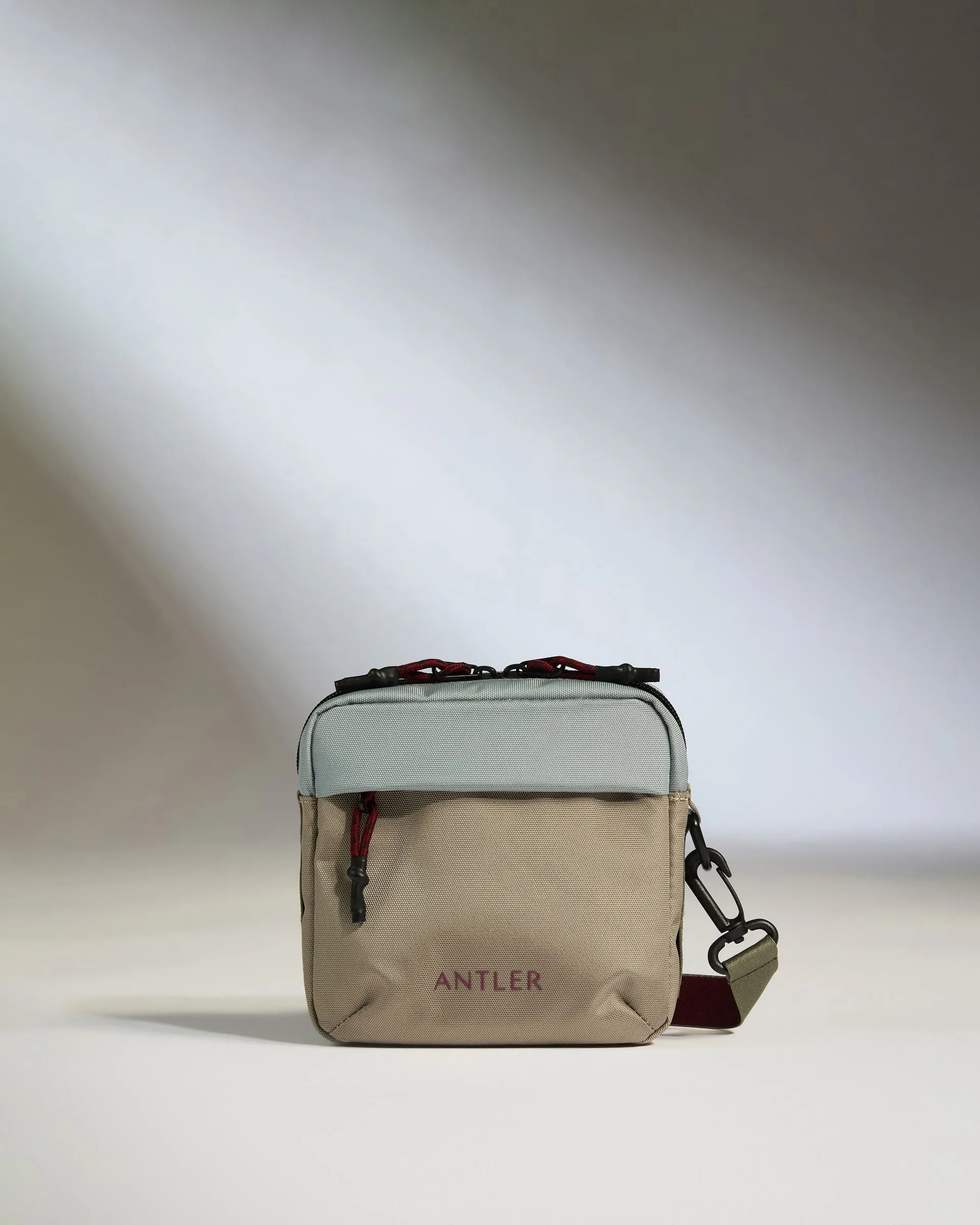 Discovery Crossbody Bag in Mist Blue