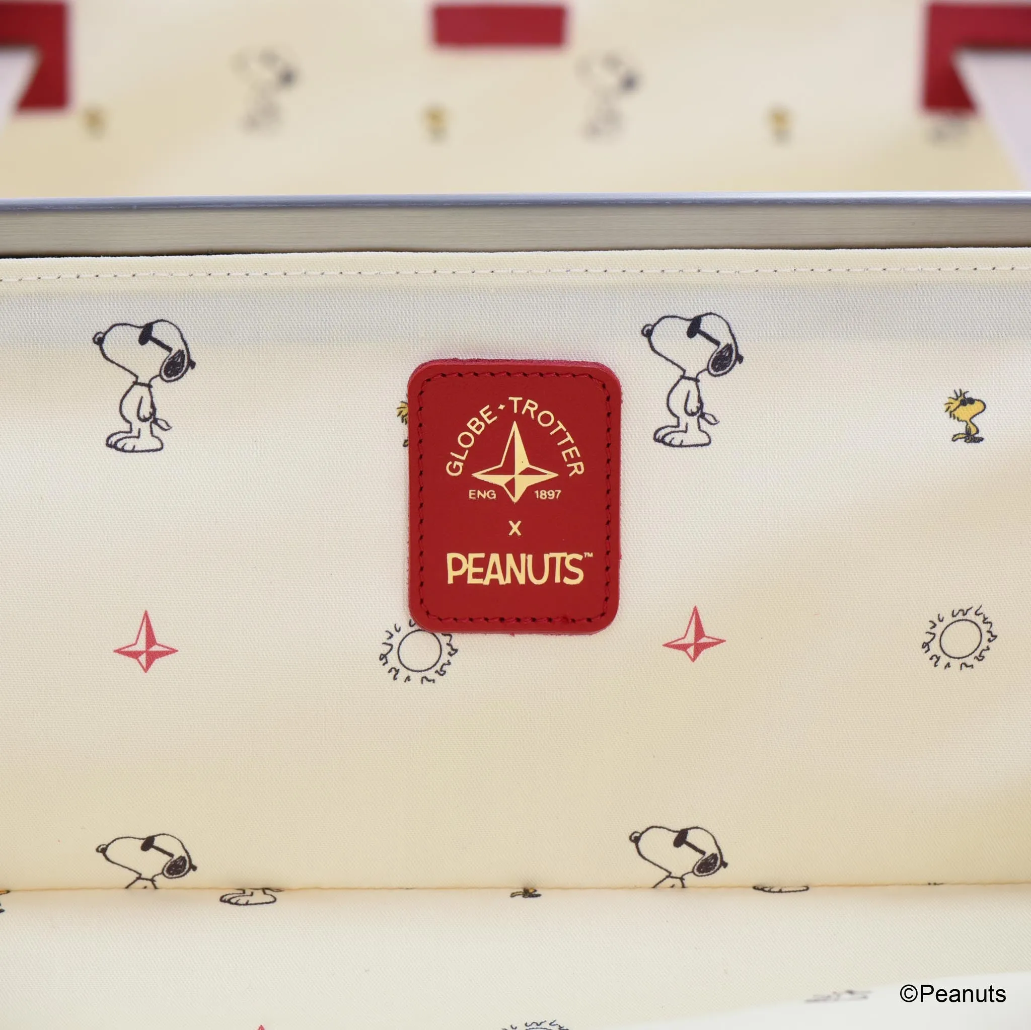 PEANUTS · Large Check-In - 4 Wheels | Ivory/Red/Gold