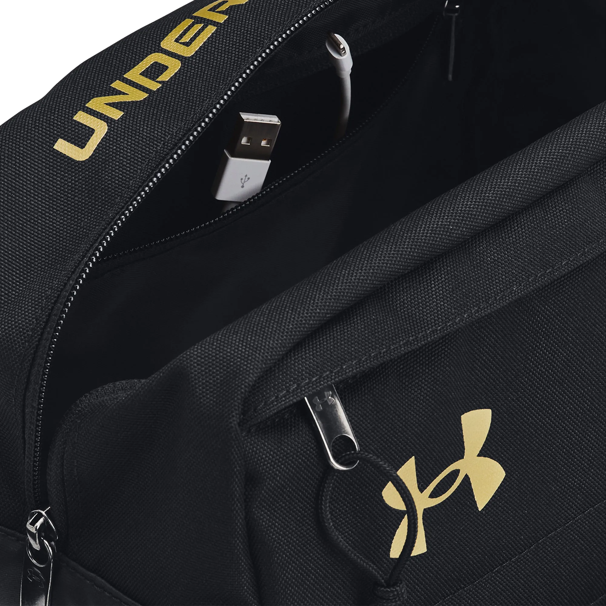 Under Armour Contain Travel Kit